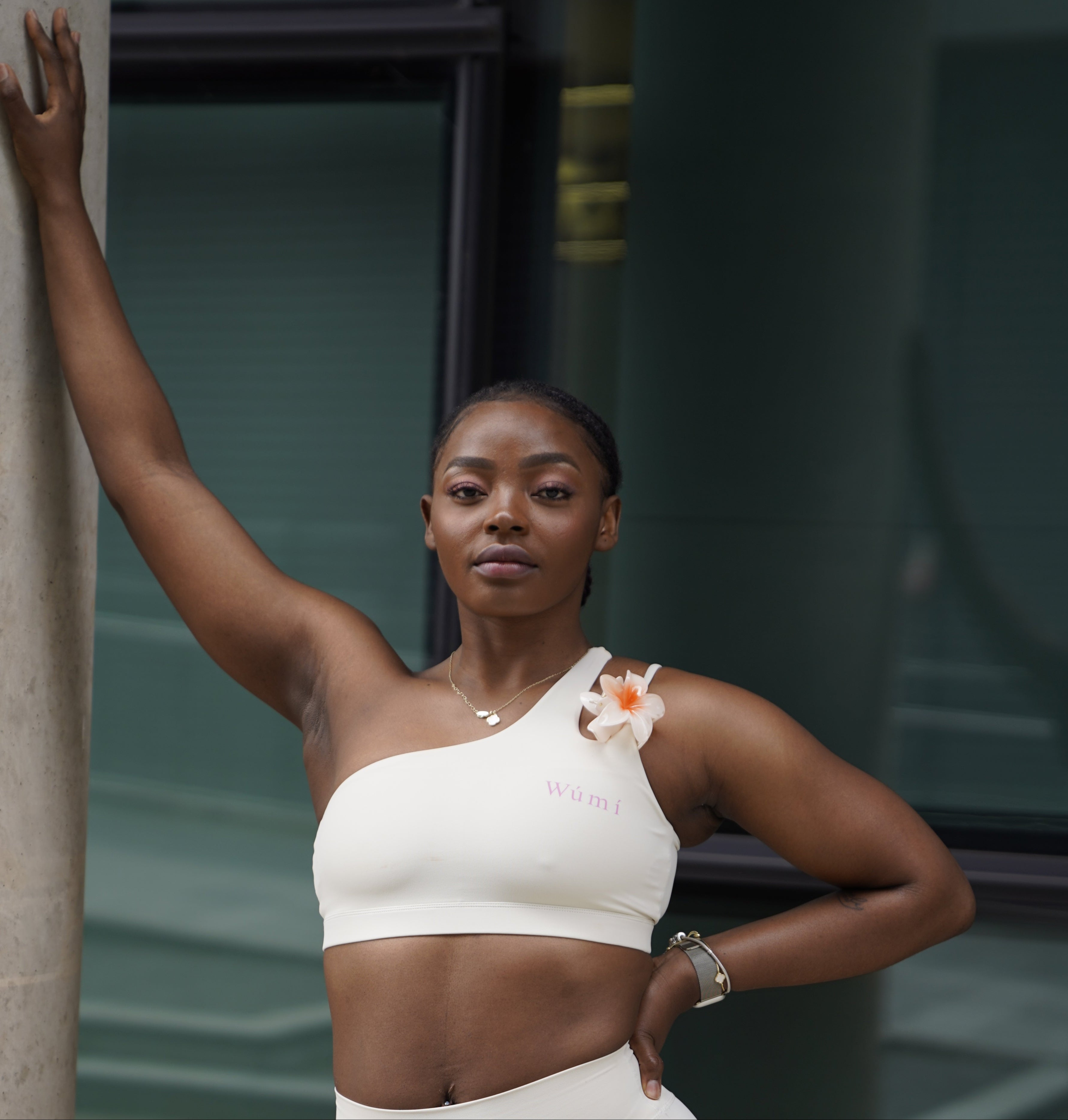 Wúmí Beige Asymmetric Sports Bra