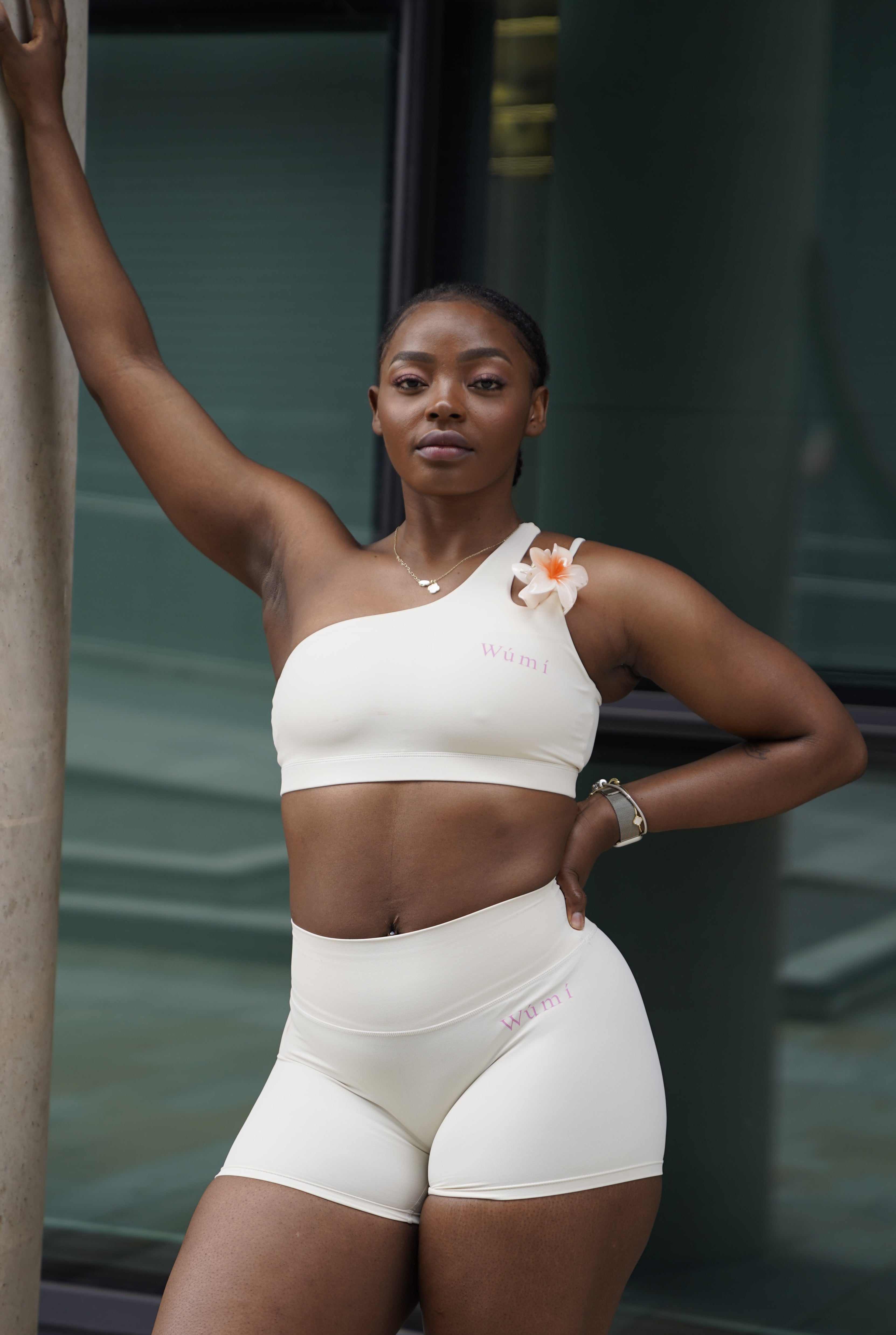 Wúmí Beige Asymmetric Sports Bra