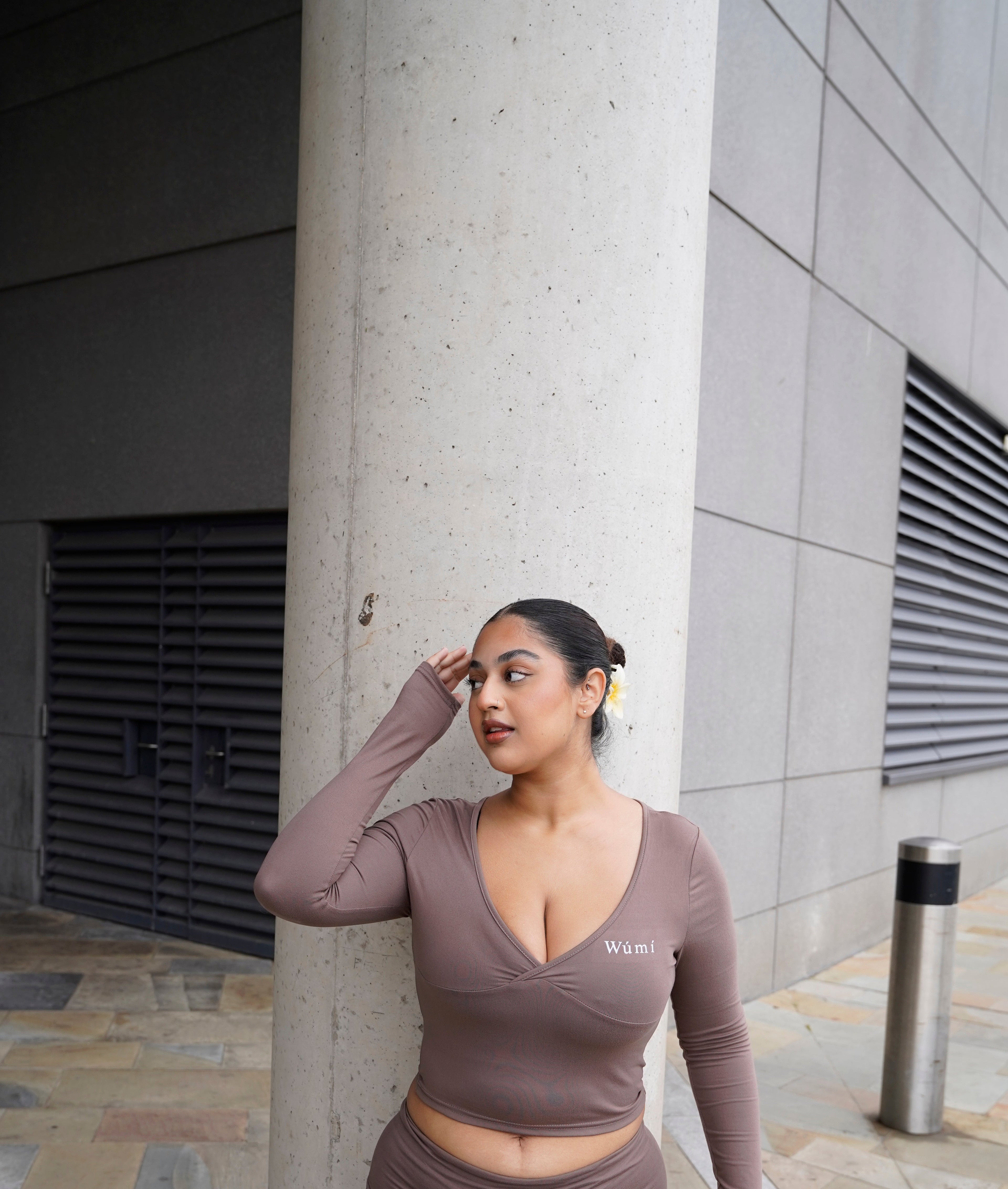 Wúmí Mocha Plunge Long-Sleeve Top