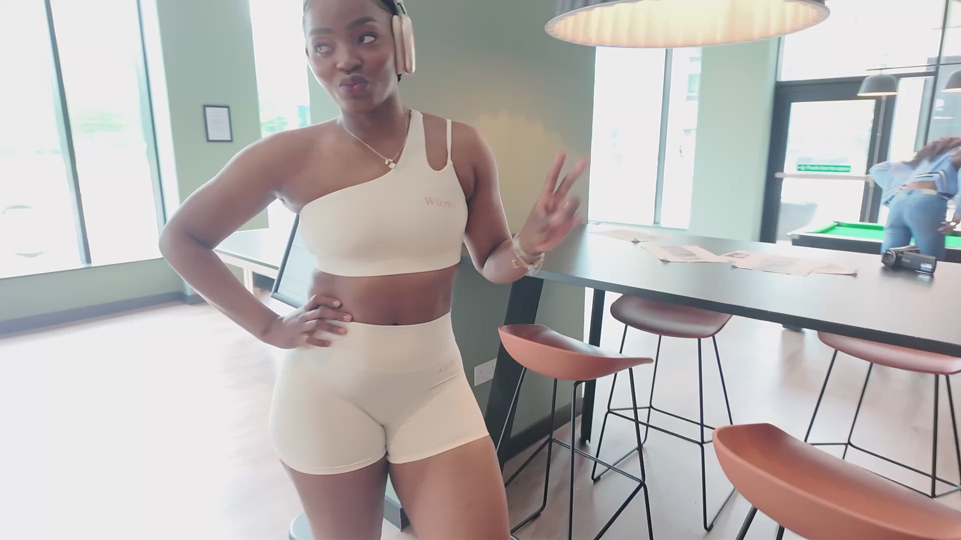 Wúmí Beige Asymmetric Sports Bra